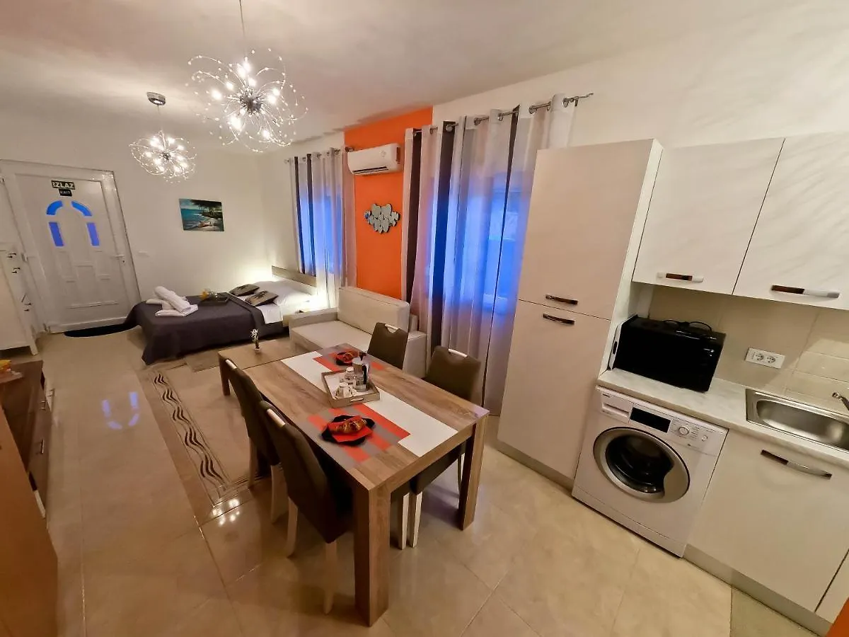 House Monte Cherpo Pola