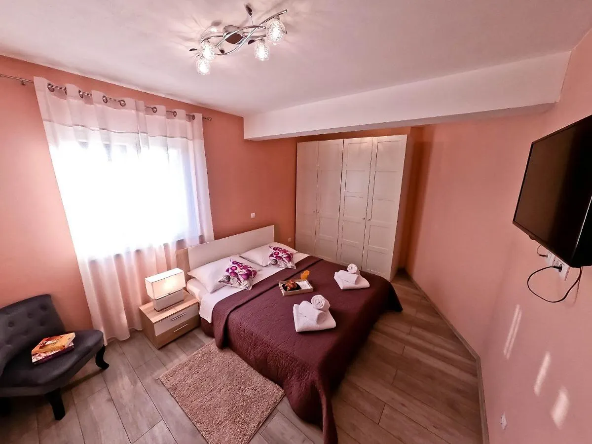House Monte Cherpo Pola