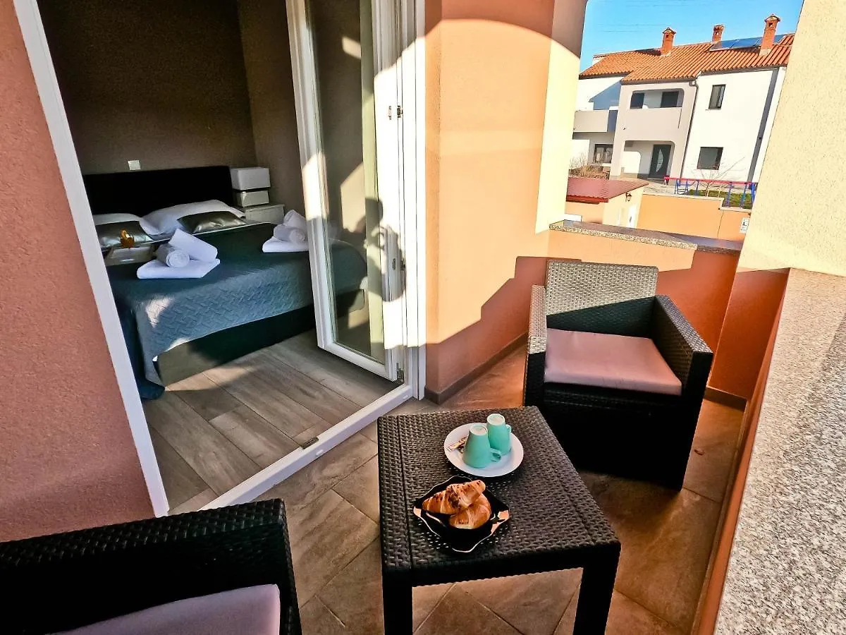 House Monte Cherpo Pola 0*,